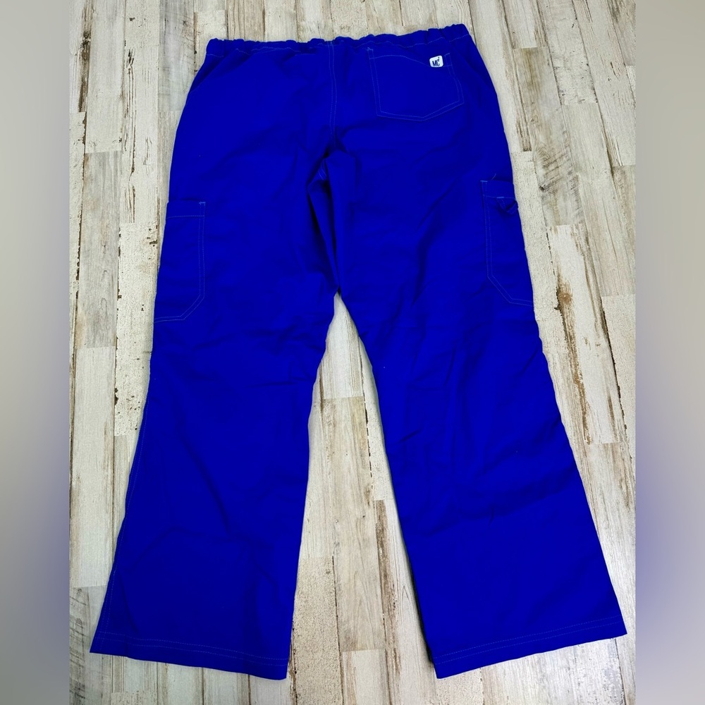 MC2 Scrub Set XL Blue Pocket V-Neck Top/ Medium Elastic Waist Cargo Bottom - Picture 10 of 14